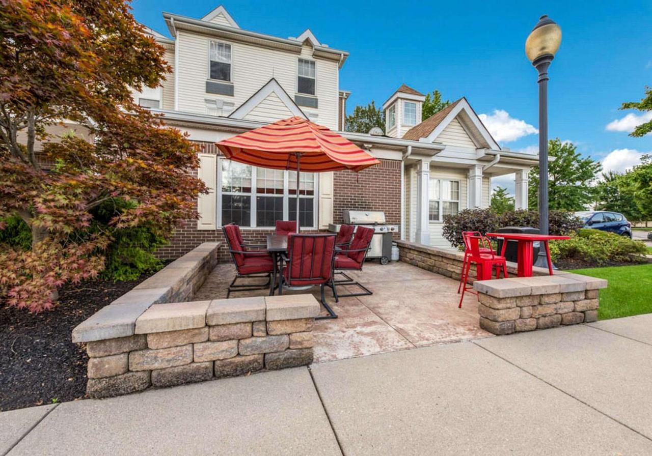 Birch Hills Suites - Blue Ash Exteriör bild