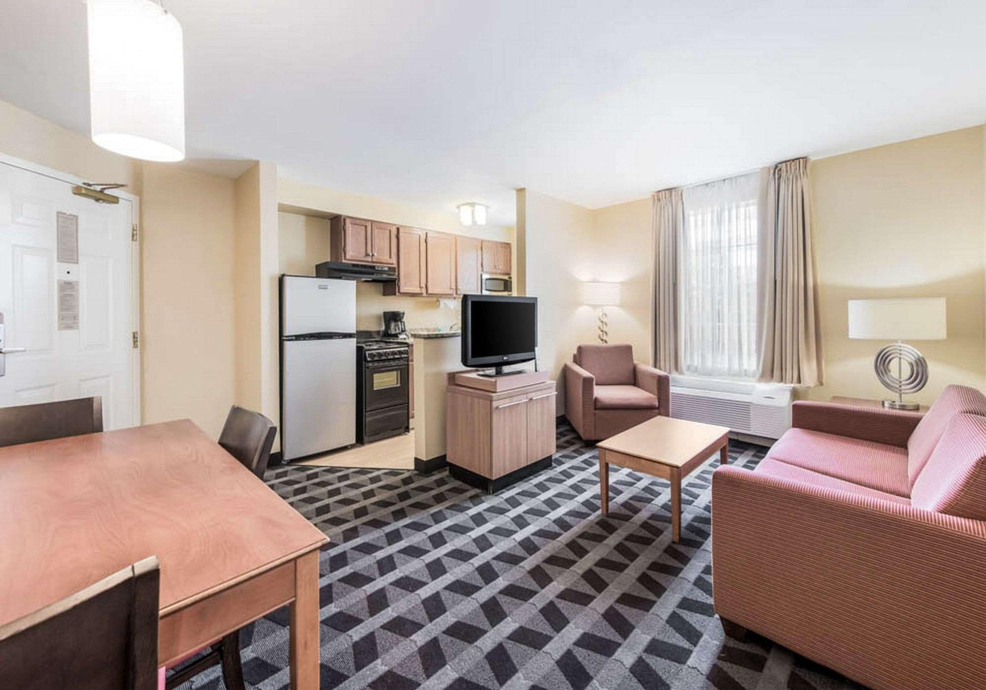 Birch Hills Suites - Blue Ash Exteriör bild