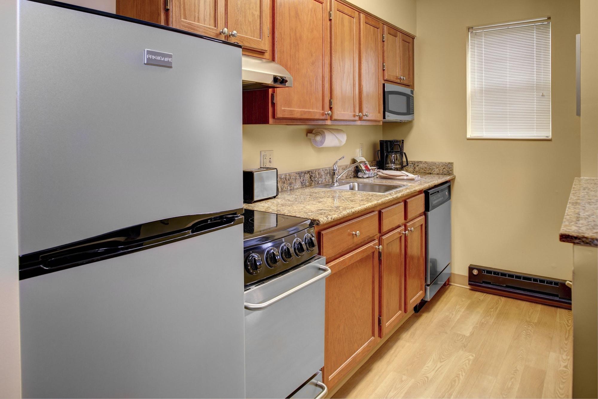Birch Hills Suites - Blue Ash Exteriör bild