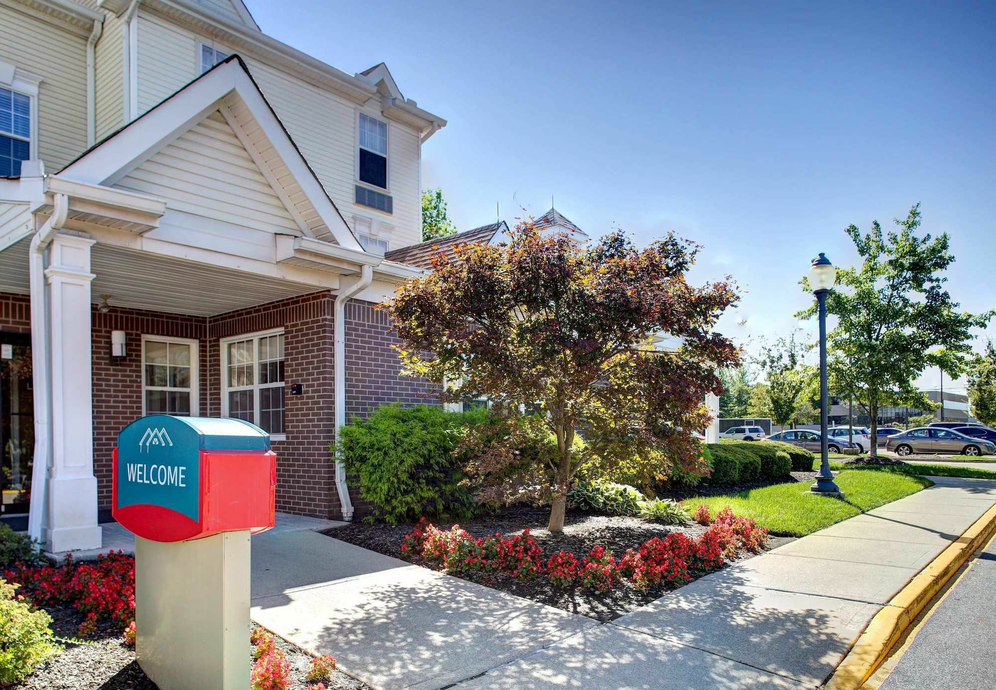 Birch Hills Suites - Blue Ash Exteriör bild