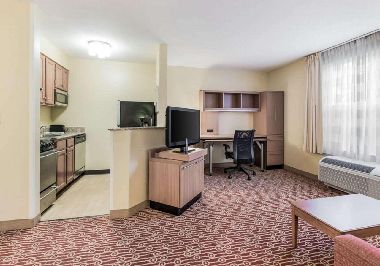 Birch Hills Suites - Blue Ash Exteriör bild