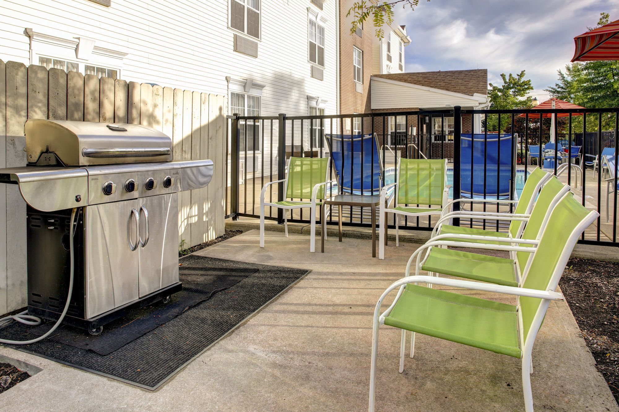 Birch Hills Suites - Blue Ash Exteriör bild